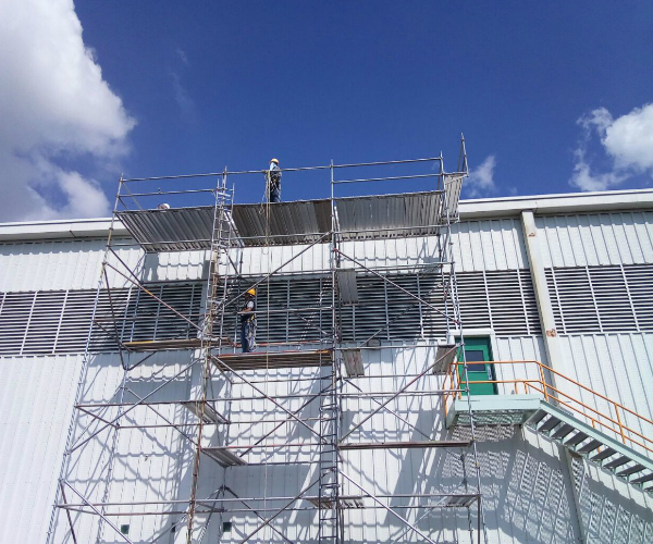 Inspección de techumbres y cambios de lámina con personal y equipo cerfiticado en alturas por la empres (MSIS) y por la OSHA.