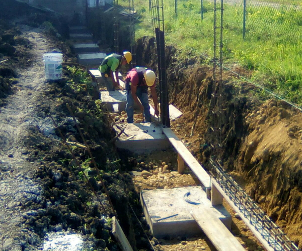 Habilitamiento y construcción de bardas perimetrales.